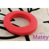 OJILLO PLASTICO GRANDE ROJO MATE, INTERIOR 45 MM EXTERIOR 73 MM MARCA DM.