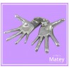 MANOS ARTESANALES EN ALUMINIO PULIDO